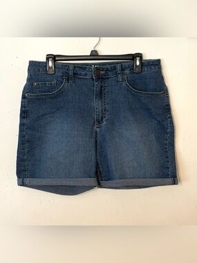 Lee Rider Midrise Women's Dark Blue Rolled Hem Denim Shorts. Size 14 M. EUC.